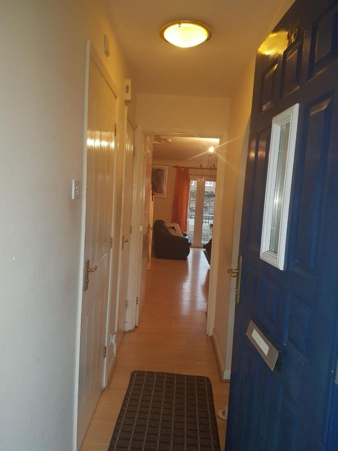 Ensuite Room Near Canal Southall Kültér fotó