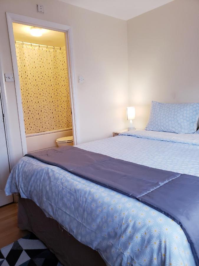 Ensuite Room Near Canal Southall Kültér fotó