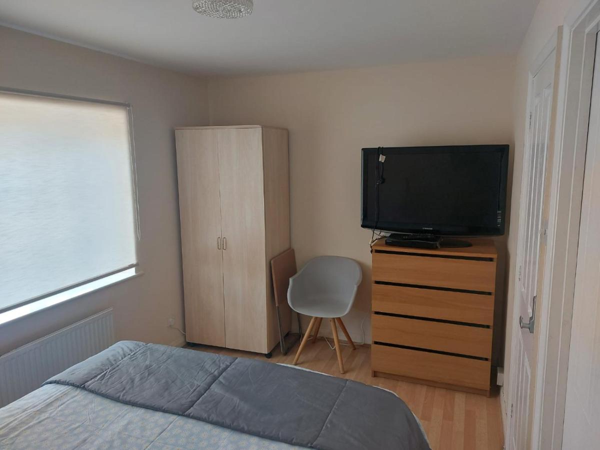Ensuite Room Near Canal Southall Kültér fotó